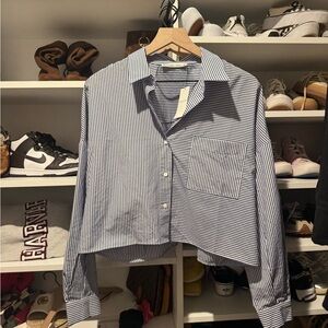 Abercrombie & Fitch Blue and White Striped Cropped Button-Down Shirt